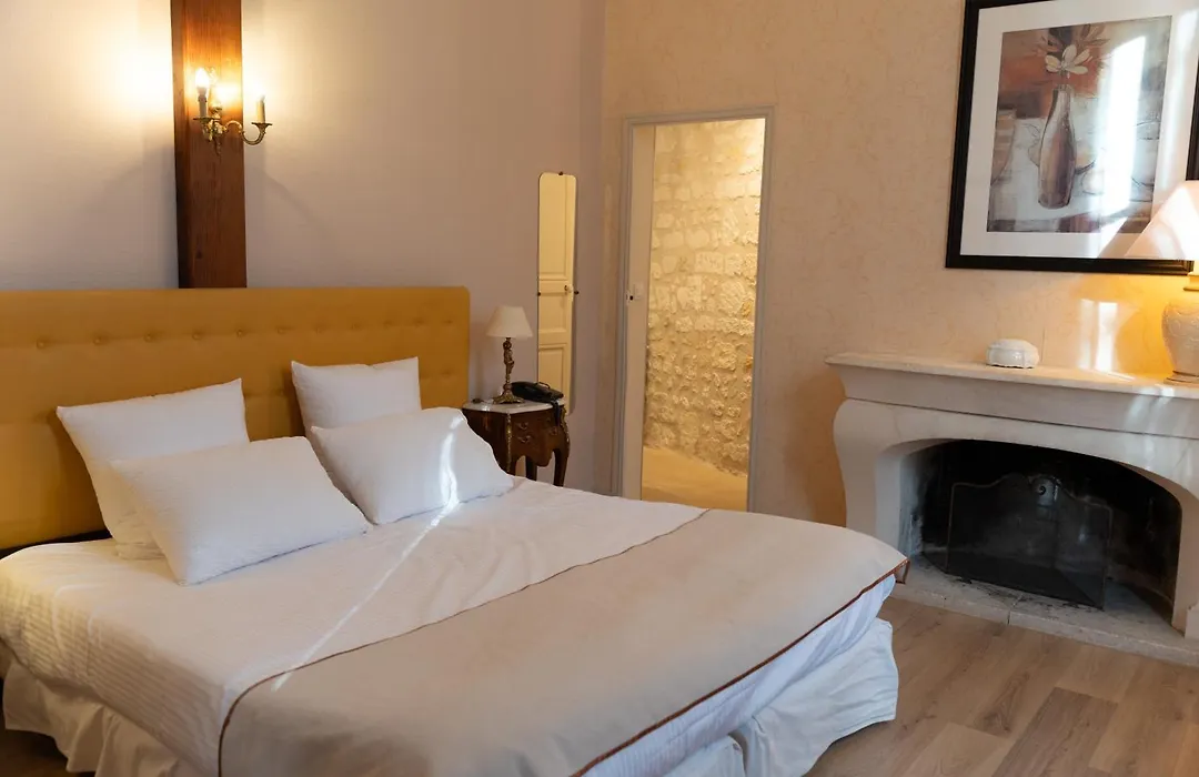 BRIT HOTEL Le Lion d'Or CHINON-1